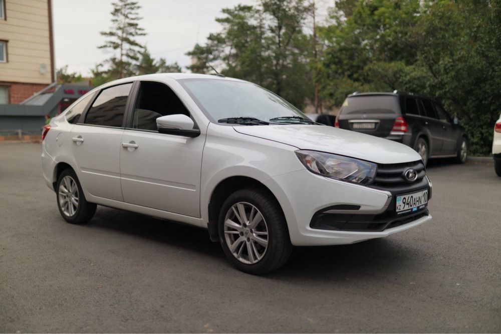 Lada Granta 2023 лифтбек