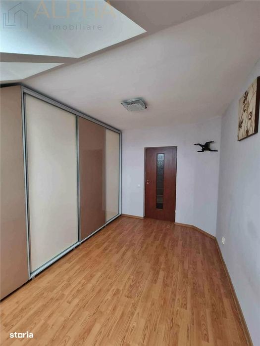 De vanzare apartament 3 camere, 2 bai, loc de parcare si boxa - Bistri