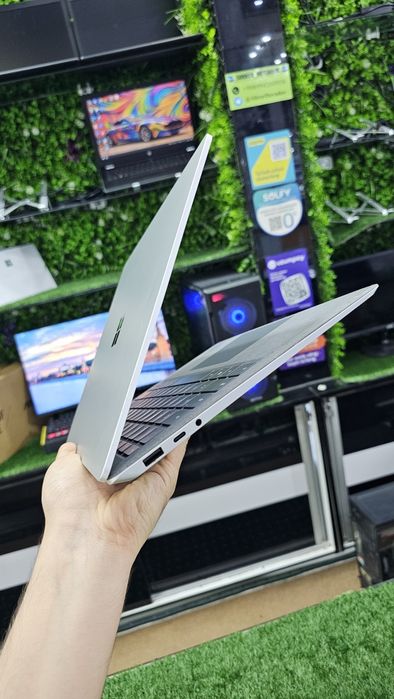 Microsoft ning eng go'zal modeli Surface pro 4 dan keldi!