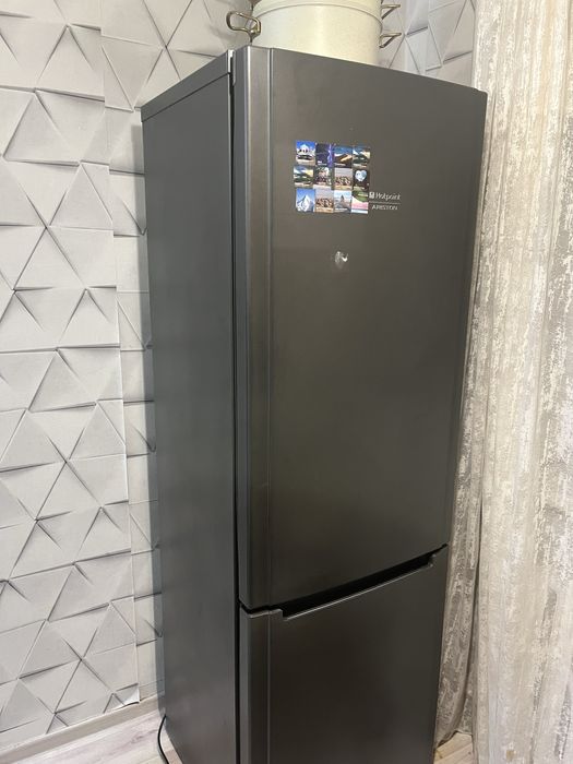 Продам холодильник HOTPOINT-ARISTON
