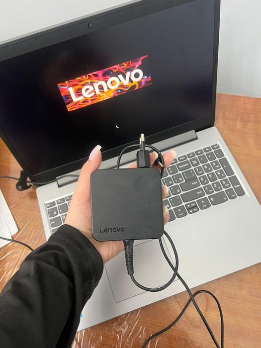 Ноутбук.  Lenovo