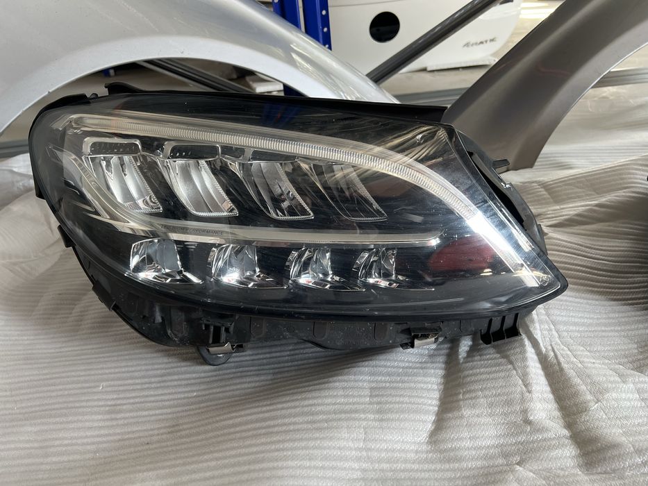 Mercedes C class/Ц класа W205 Facelift фар/фарове