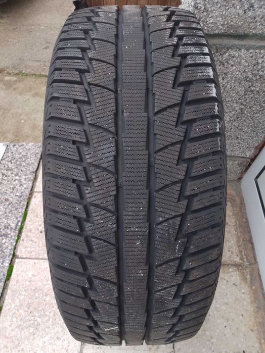 Зимна гума Fortuna 235/55R18