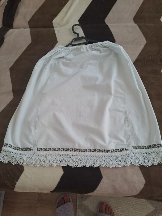 Poale  costum traditional