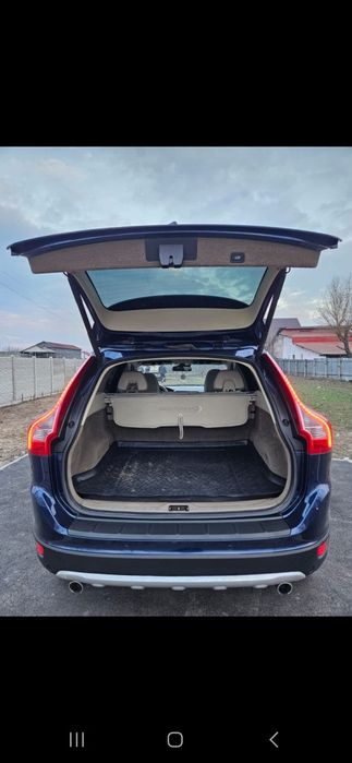 Vând Volvo XC 60 2013