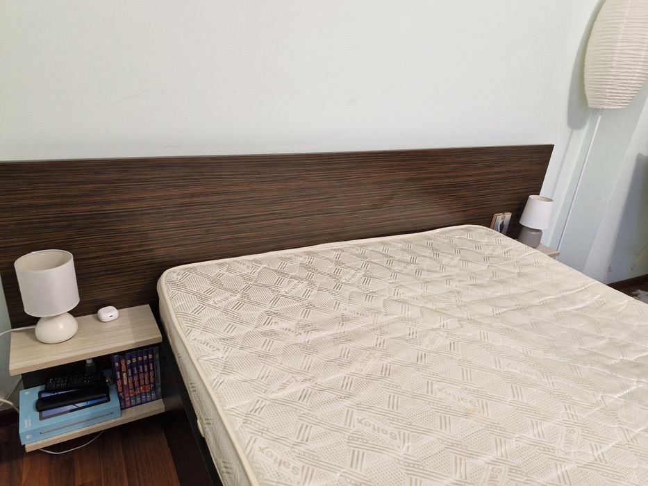 Pat dublu ,cu saltea .