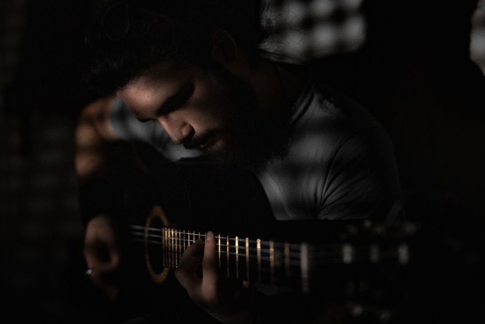 Predau lectii/cursuri de chitara clasica/electrica/bass