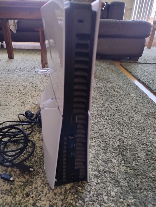 PS 5 cu 2 controlere