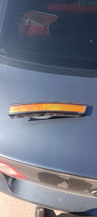 Продам левый поворотник Passat B6