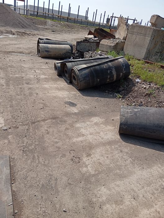 Рабочий транспартоный лента сотилади