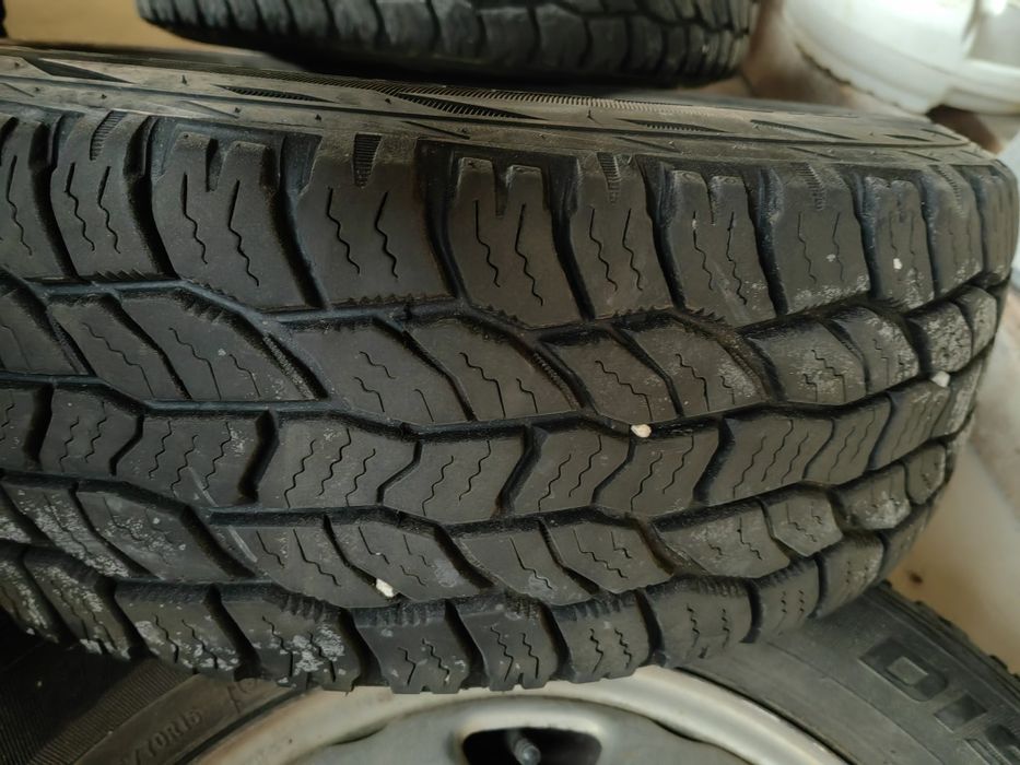 Гуми с оригинални джанти от Honda cr-v 1 205 70 r15