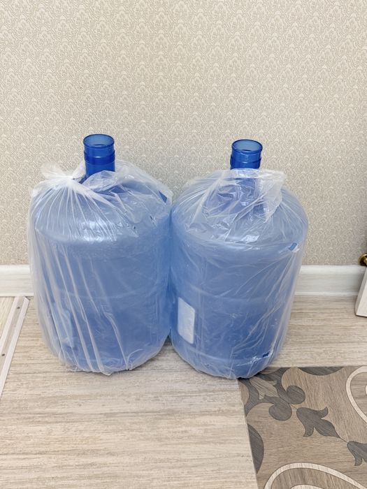 Продам 2 бутыля по 19л