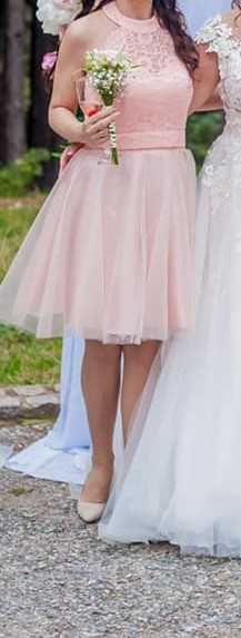 Прасковена шаферска рокля с дантела и тюл