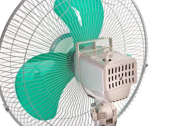 Вентилятор напольный 3 режима, 90гр. вращение, 3 лопасти.