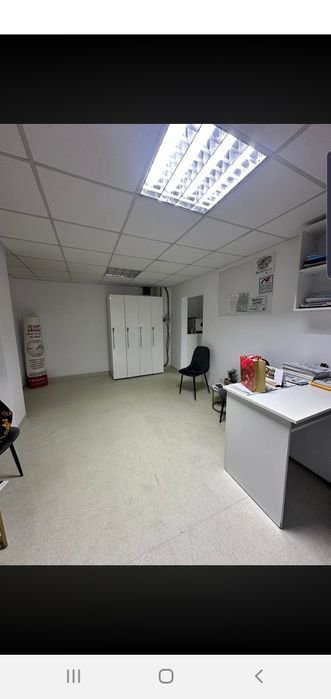 Închiriez spatiu comercial în  Beius