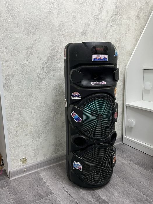 Bluetooth колонка, работает отлично, звук супер