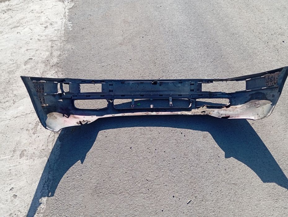 Бампер на ауди 80 б4