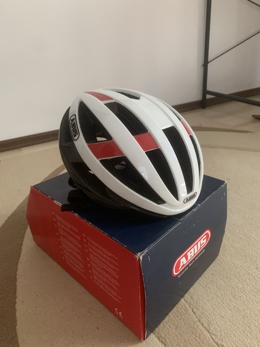 Cască Ciclism Șosea ABUS Viantor – Mărimea M (52-58 cm), Ca Nouă