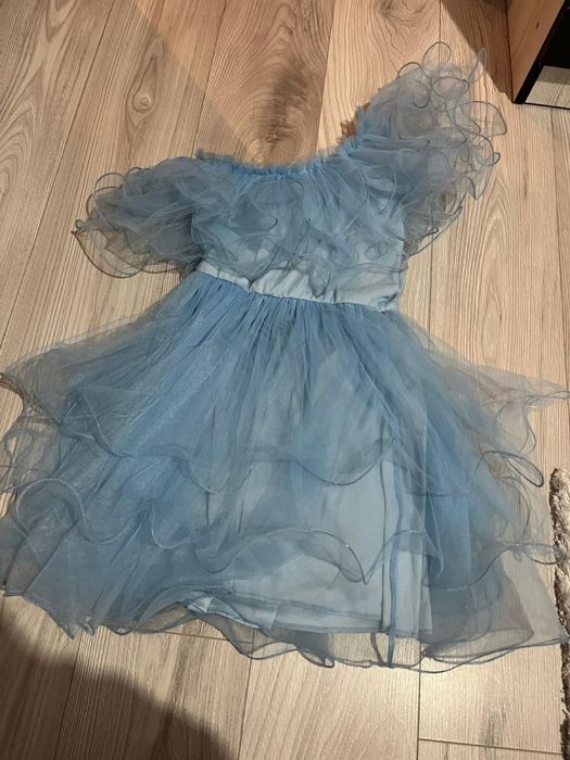 Roxhita de culoare albastra tip printesa