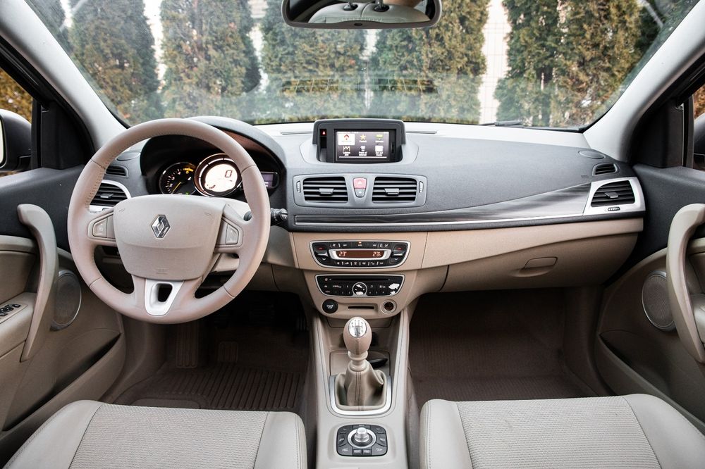 Renault Megane~Semi-piele Crem~Navigație~Faruri Xenon~Euro 5