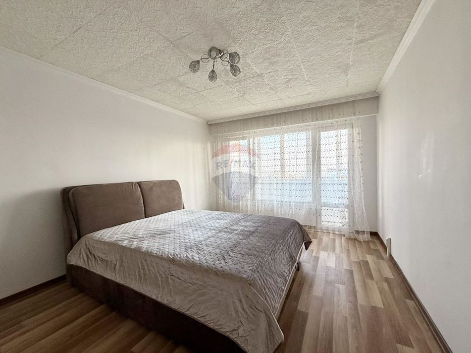Продава се Тристаен апартамент в Варна, Цветен квартал - 80 кв.м за 1403 €/кв.м - Снимка #9