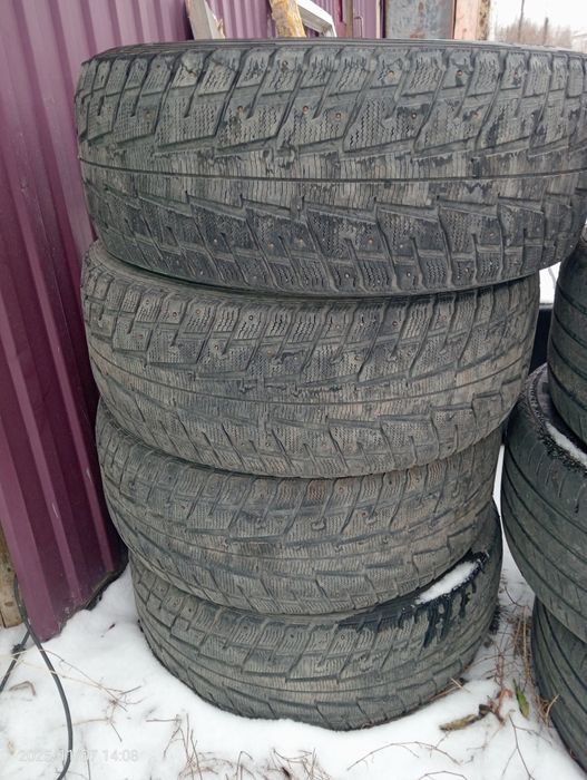 Шины зимние  шипованые р20