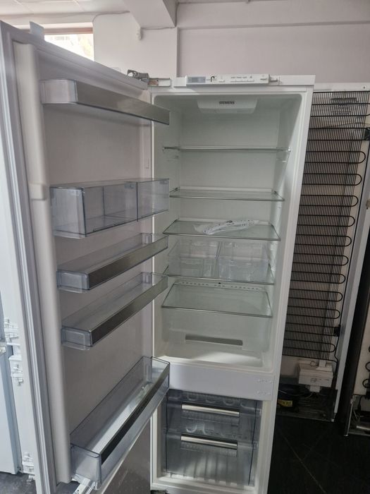 Хладилник за вграждане Siemens A++