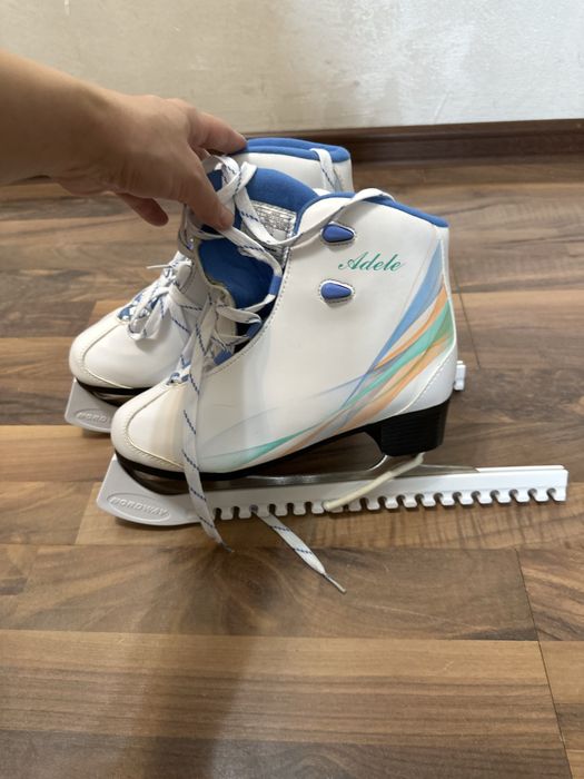 Коньки для девочки.