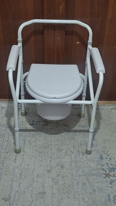 Санитарный стул туалет