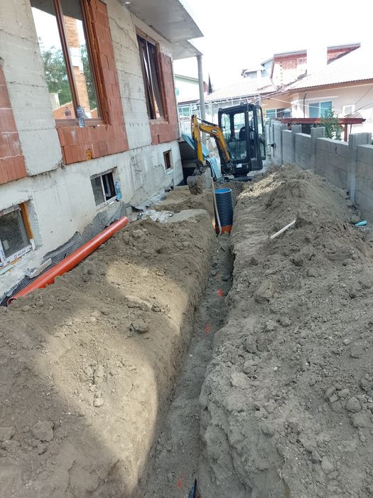 Изграждане на ограда (оградна мрежа ,тел )и септични ями!