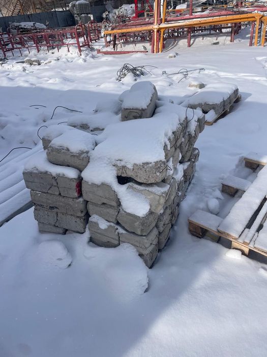 Отдам даром бетонные противовесы сломанные самовывоз