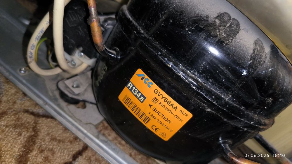 Холодильник Indesit