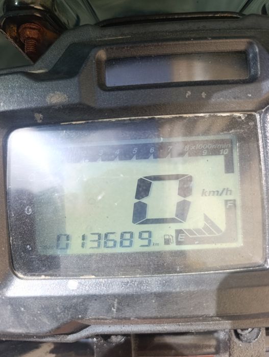 Moped Tank sotiladi