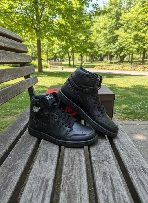Air Jordan 1 High Triple Black - Sneakersi Premium