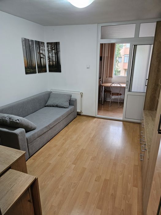 Garsoniera de inchiriat zona Tractorul