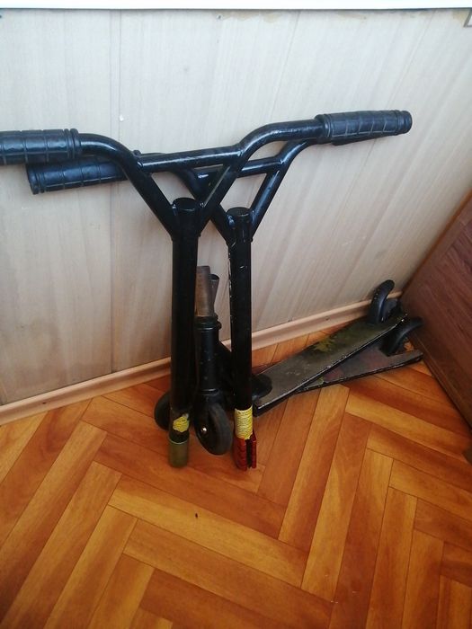 Отдам самокат 2 шт