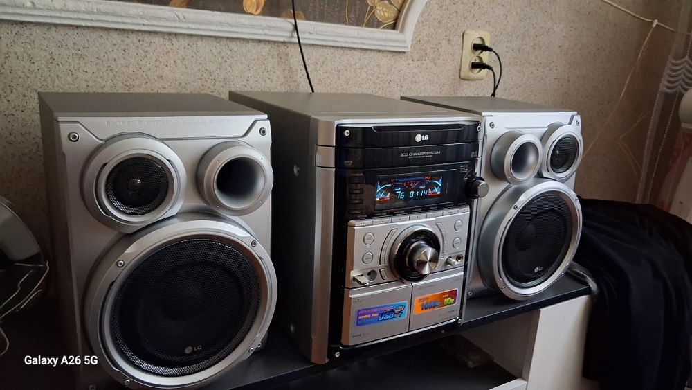 Продам музыкальный центр LG