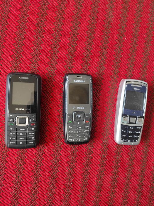 Telefoane pentru piese de schimb unele sunt funcționale