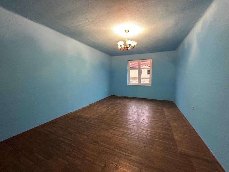 Apartament 3 camere - 95 mp - etaj 1 - zona Centrala - 9 Mai