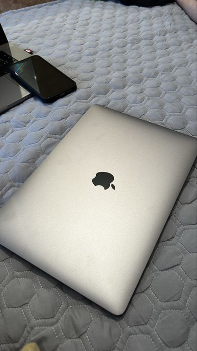 Makbook pro/ M1 / Apple / Макбук / м1 / 2020/ Ноутбук