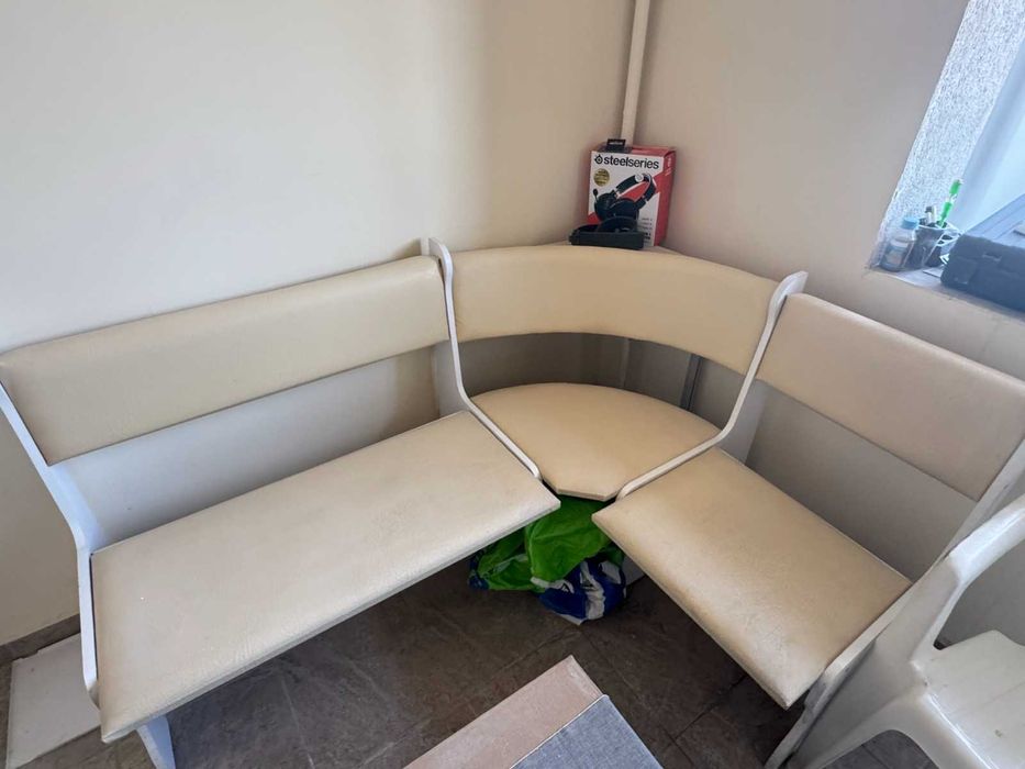 Кухня ИРИМ City 766 с уреди, допълнителни шкафове и кухненски диван