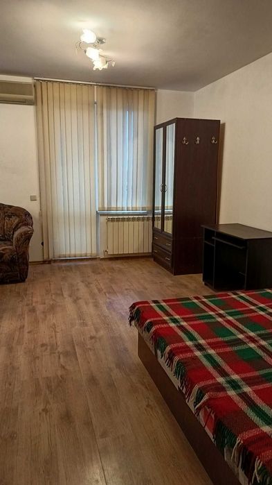 Уюутен двустаен апартамент с гараж в сърцето на София