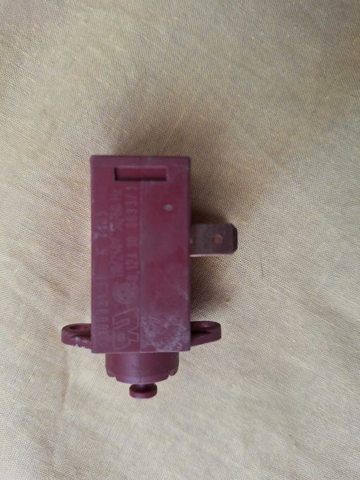 Piese si componente electrice, Pret = 15 lei