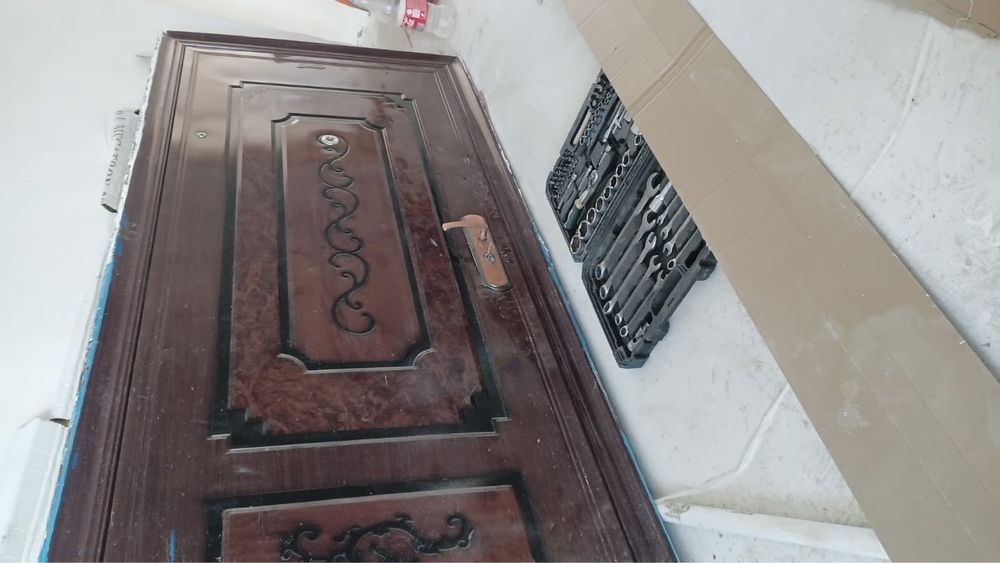 Б/у дверь продаеться