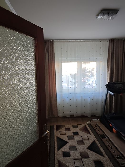 Persoana fizica- vanzare apartament 4 camere