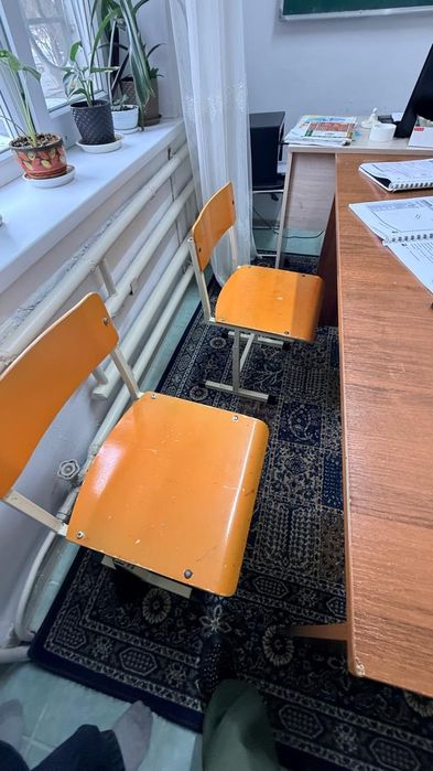 Отдам даром офисную мебель