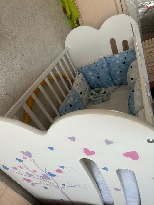 Продам кровать детскую 124х70