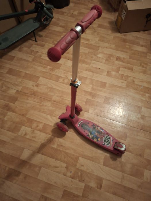 Детский самокат .