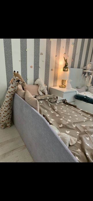 Тапицирано легло