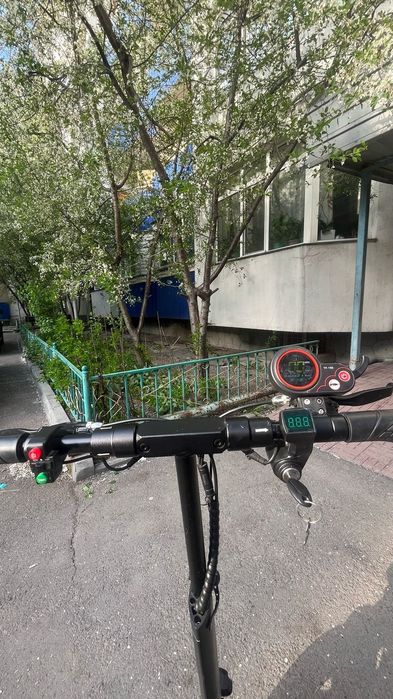 Электросамокат kugoo m4.